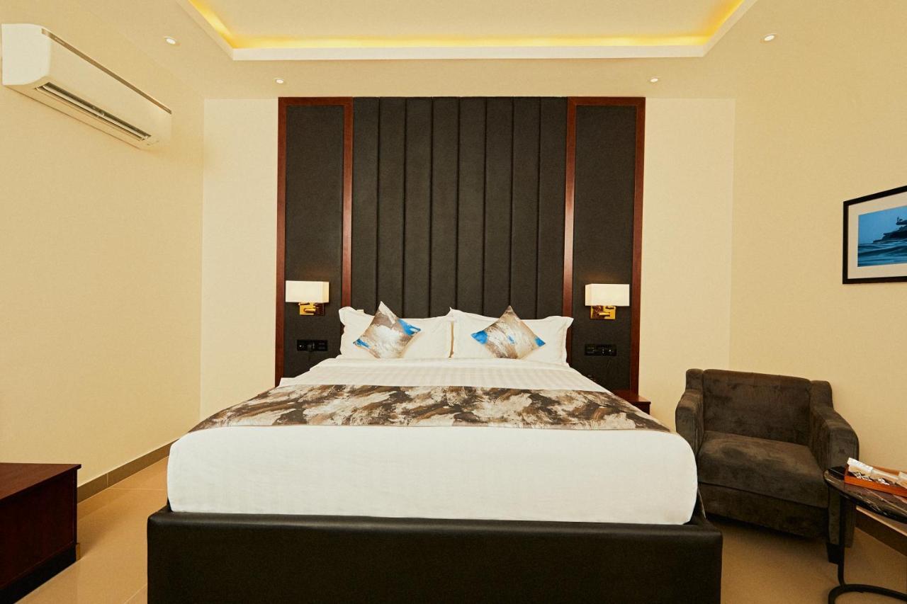 The Yacht Hotel Sea Front Lekki Phase 1 Lagos Exterior photo